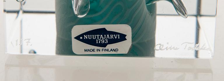 OIVA TOIKKA, AN ANNUAL CUBE, glass, signed Oiva Toikka Nuutajärvi marked 117.