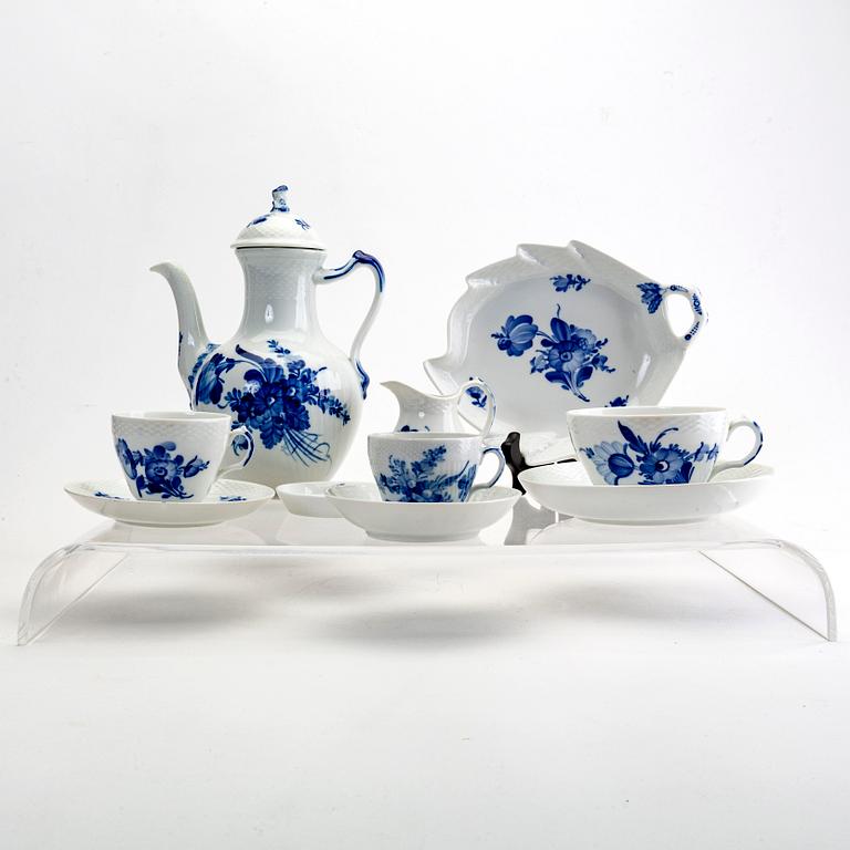 A 63 pcs Blå Blomst service from Royal Copenhagen later part of the 20th century.