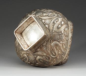 SKÅL, silver. Sen Qing dynasti. Vikt 1394 g.
