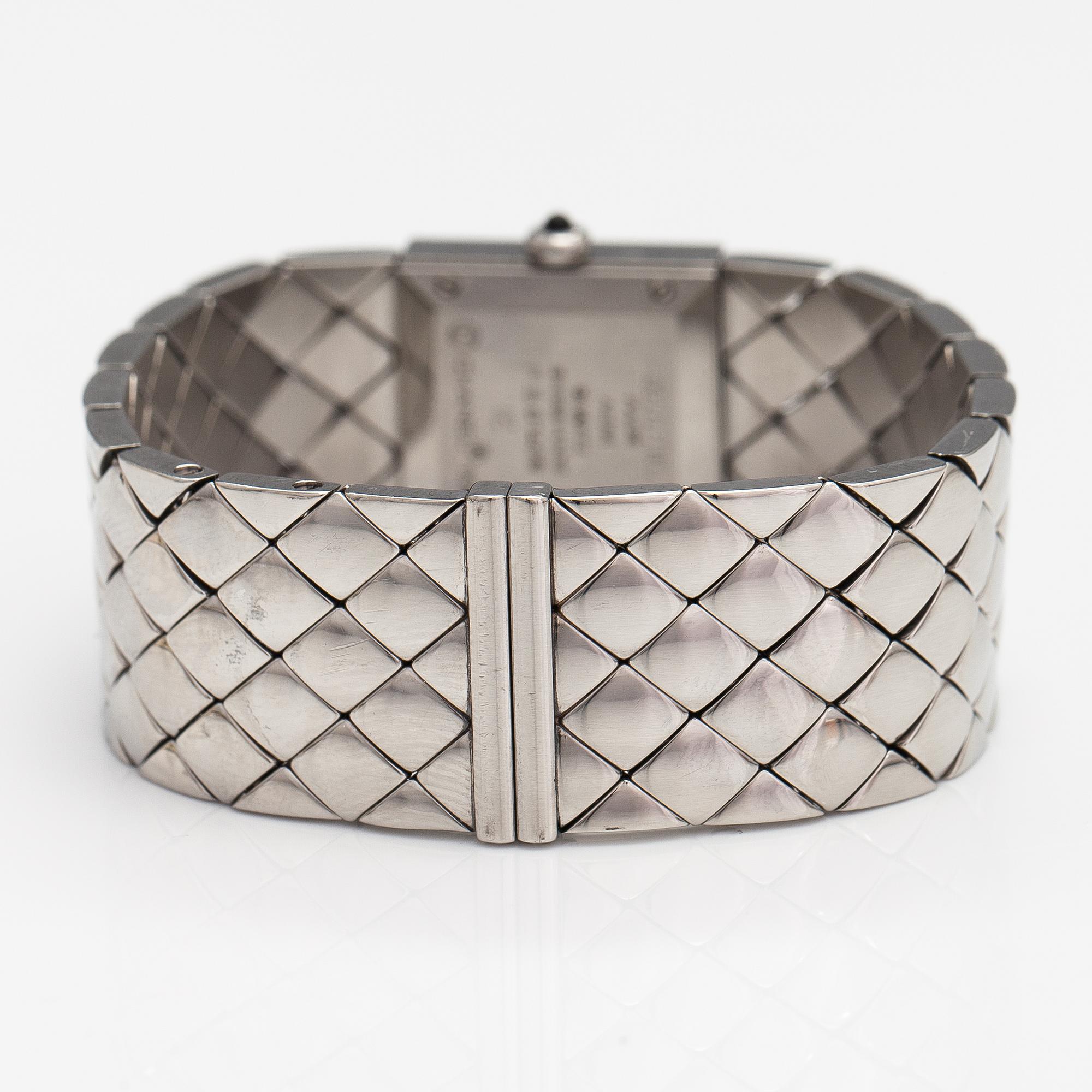 CHANEL, Matelasse Quilt Acier , wristwatch, 19 mm.