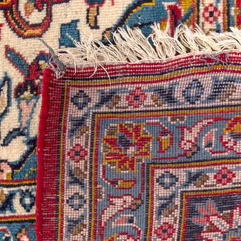 A semiantique Keshan carpet ca 398 x 296 cm.