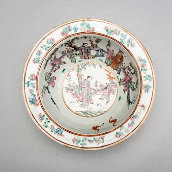 A Chinese 19th century porcelain basin.