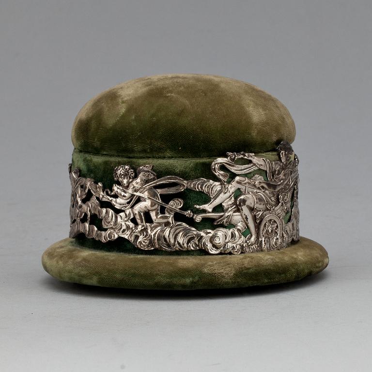 NÅLDYNA, silver, London England, 1882.