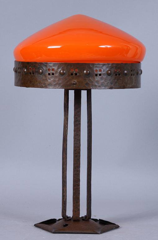 BORDSLAMPA, patinerat smidesjärn, jugend, 1900-talets första kvartal.