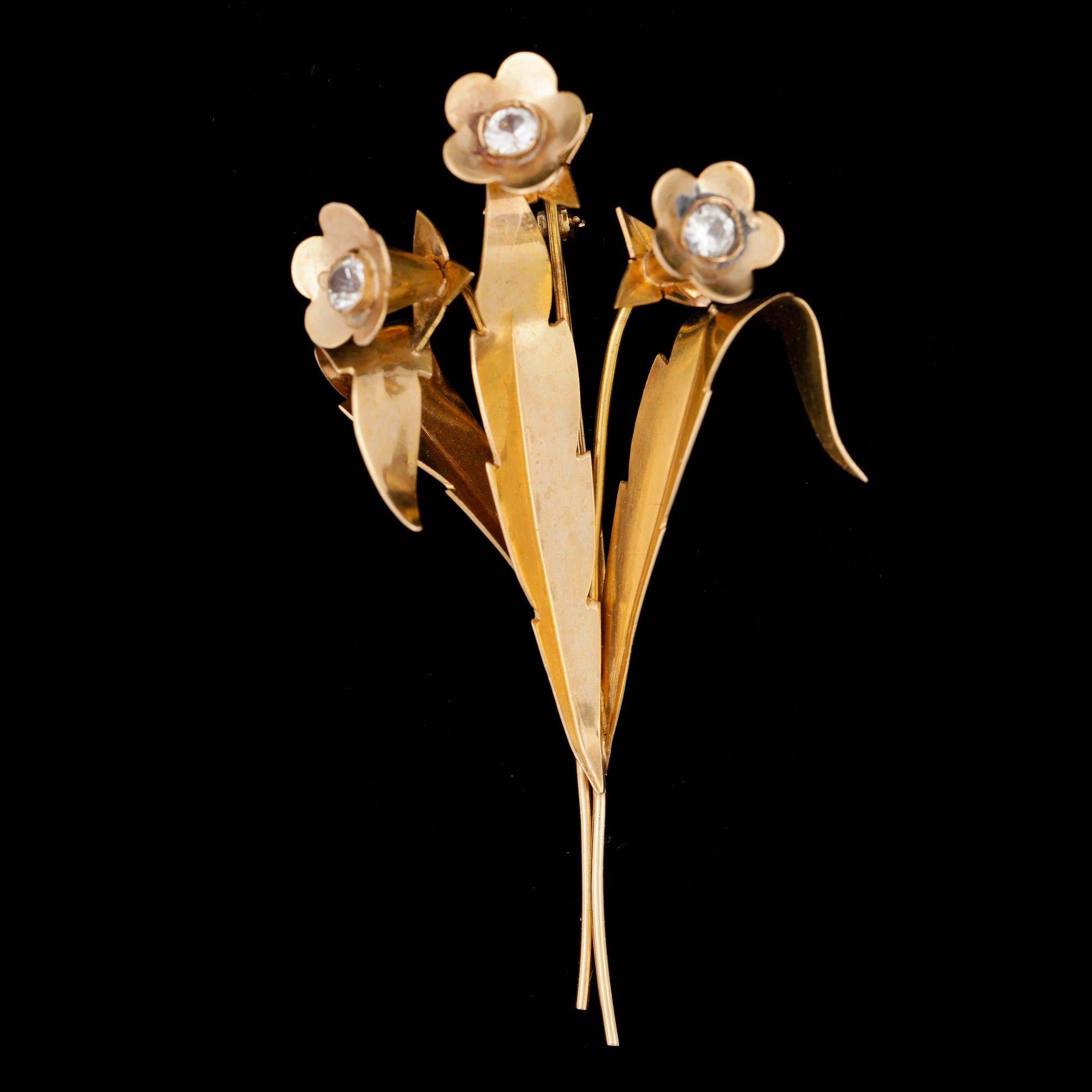 BROSCH, 18k guld, Haglund Studio, Stockholm, 1944. Vikt 10,8g.