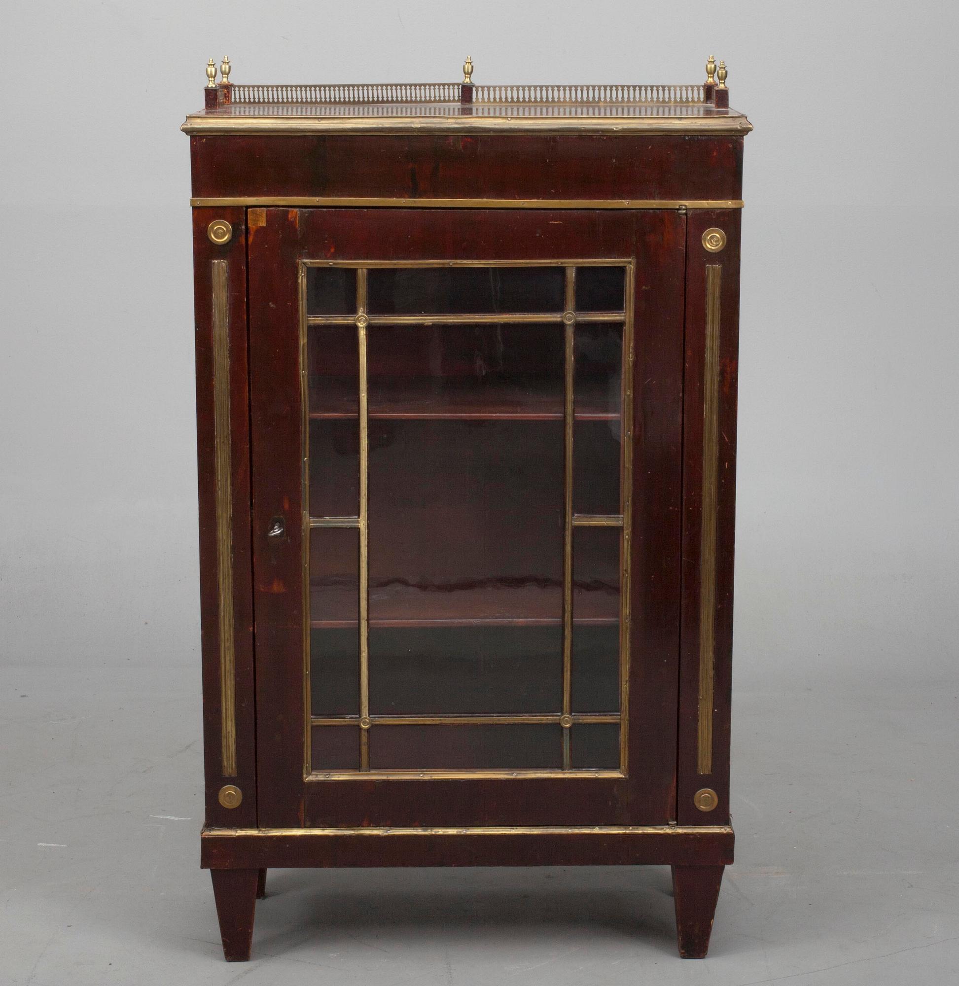 BOKSKÅP, Jacobstil, Ryssland 1800-talets slut.