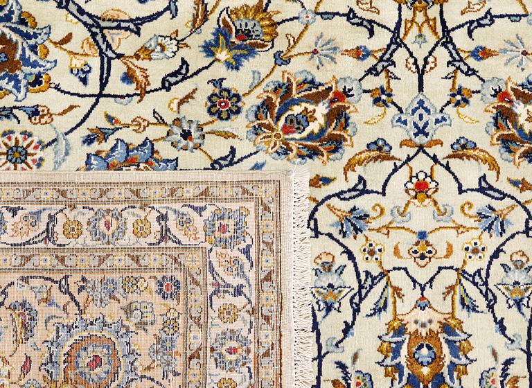 A Keshan carpet, c. 402 x 300 cm.
