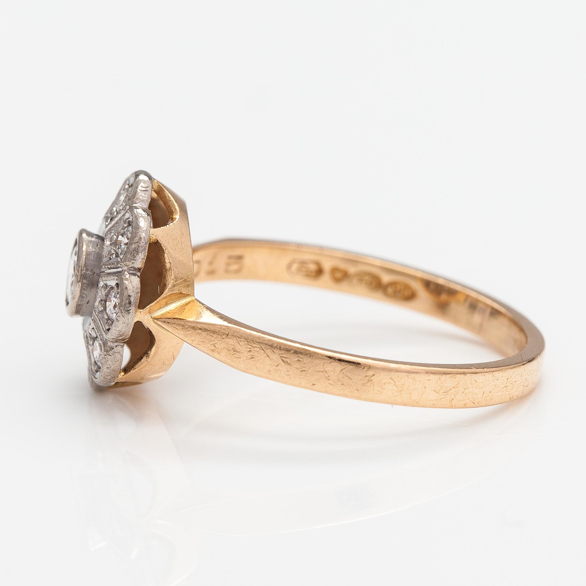 An 18K gold ring with diamonds ca. 0.35 ct in total. Kultakeskus, Hämeenlinna 1992.