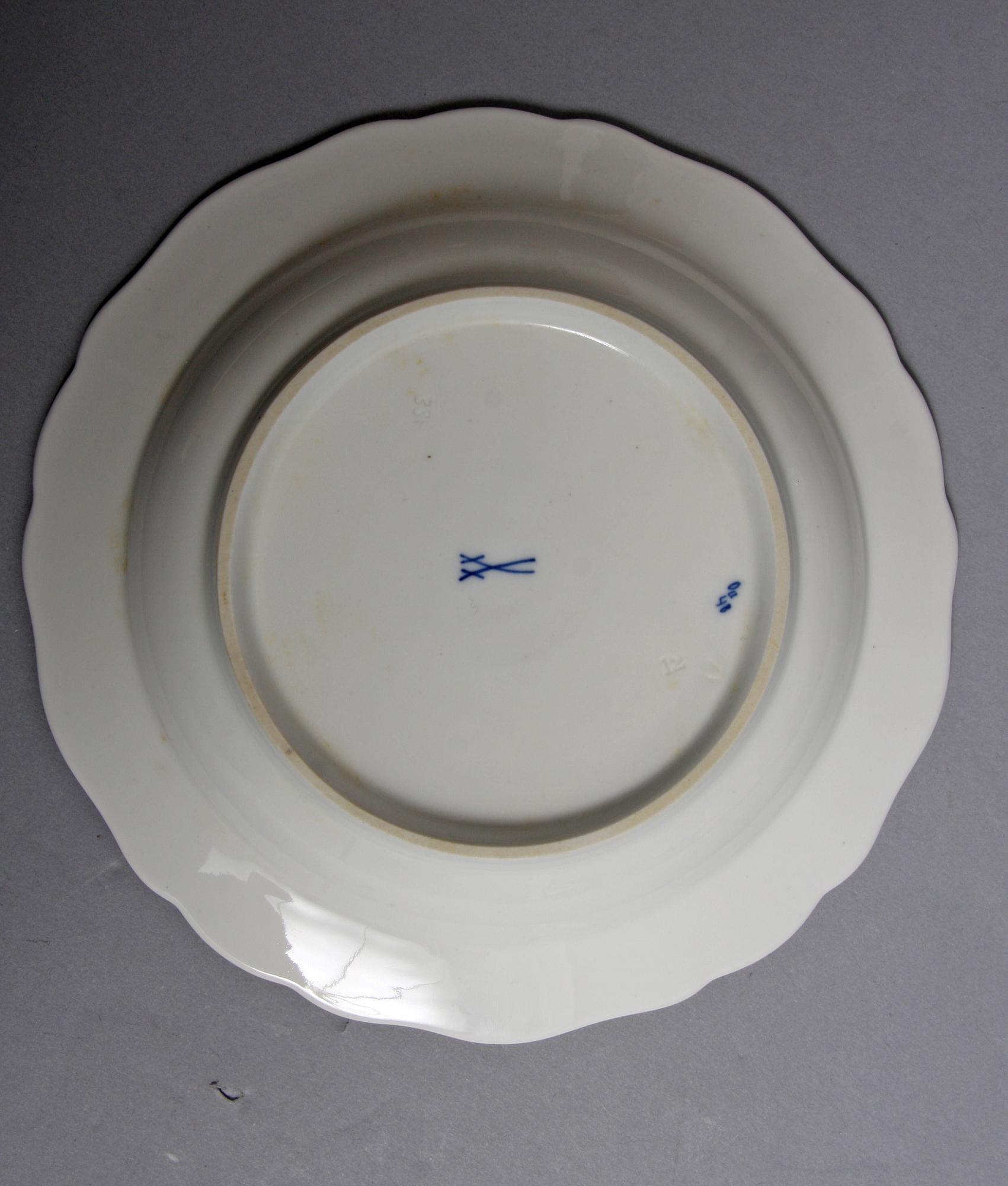 SERVISDELAR,ca 60 delar. Meissen "Lökmönstret".