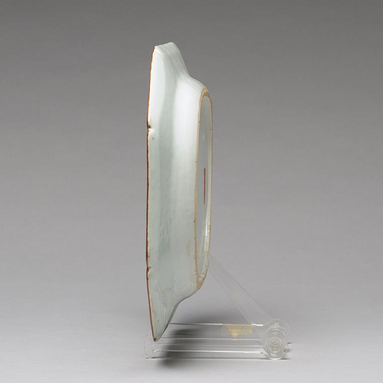 SERVERINGSFAT, ett par, porslin. Qingdynastin, Qianlong (1736-95).