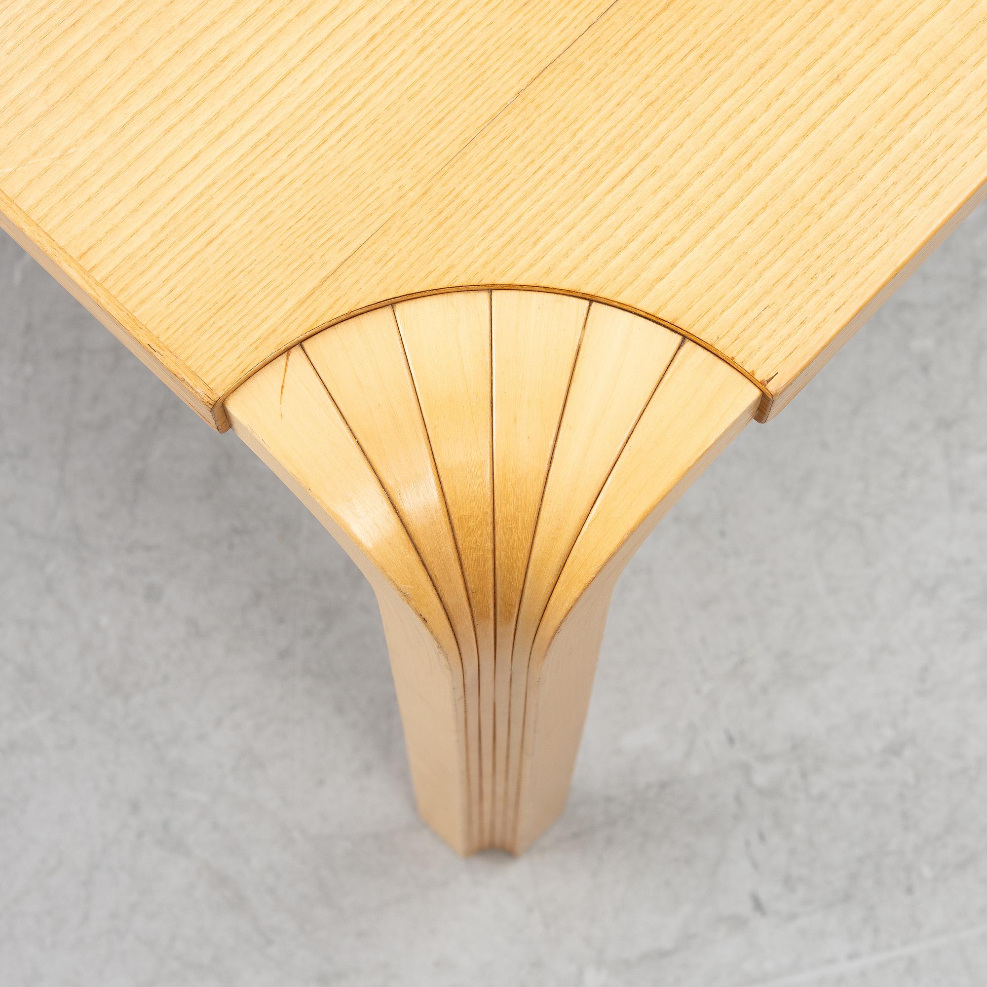 Alvar Aalto, Coffee table, model MX800B, Artek, 1960s.