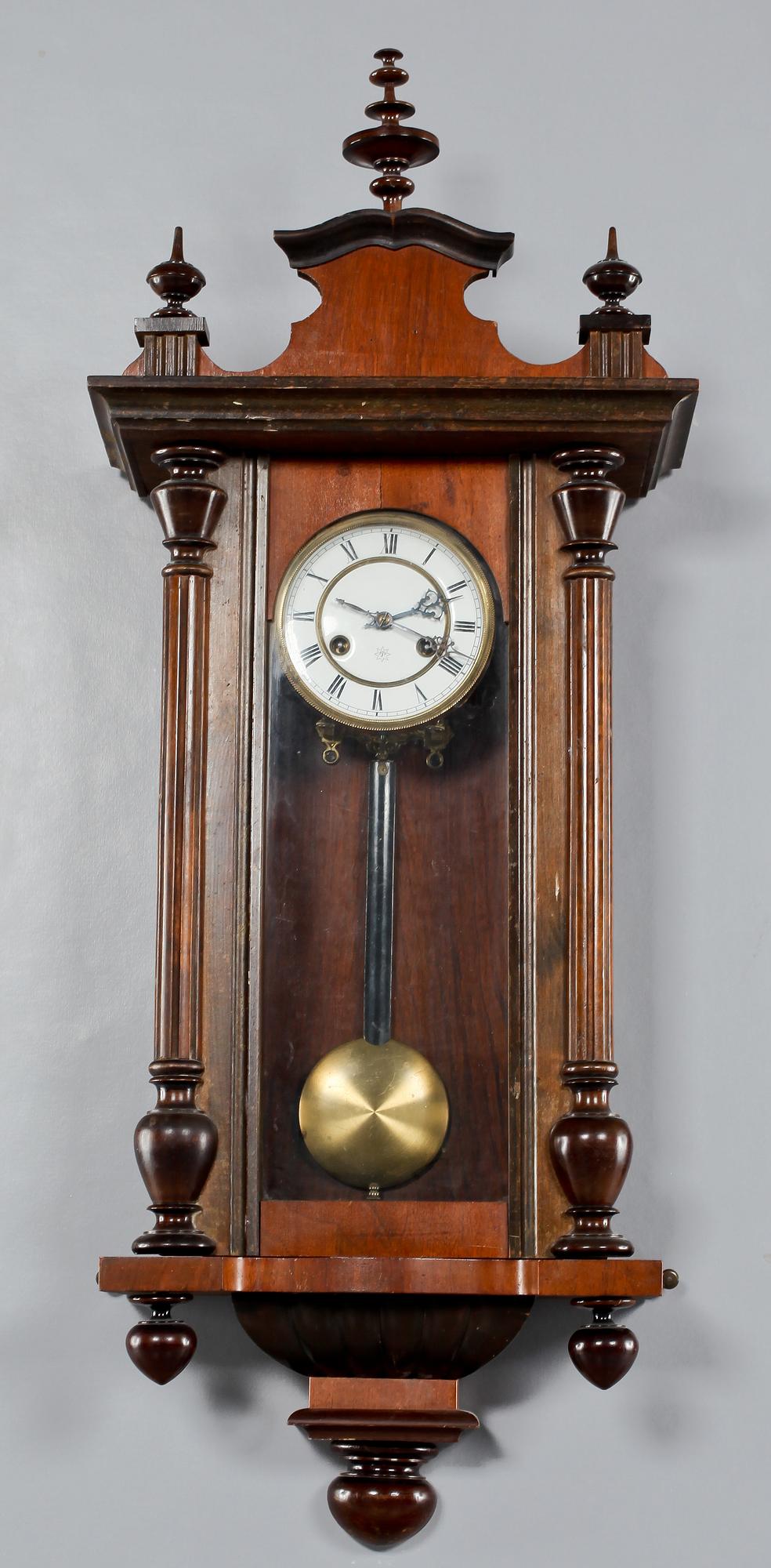 VÄGGPENDYL, nyrenässans, 1800-talets slut.