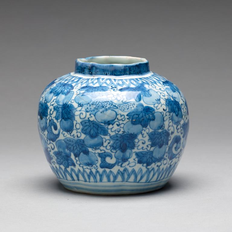 A blue and white jar, Ming dynasty, Wanli (1572-1620).