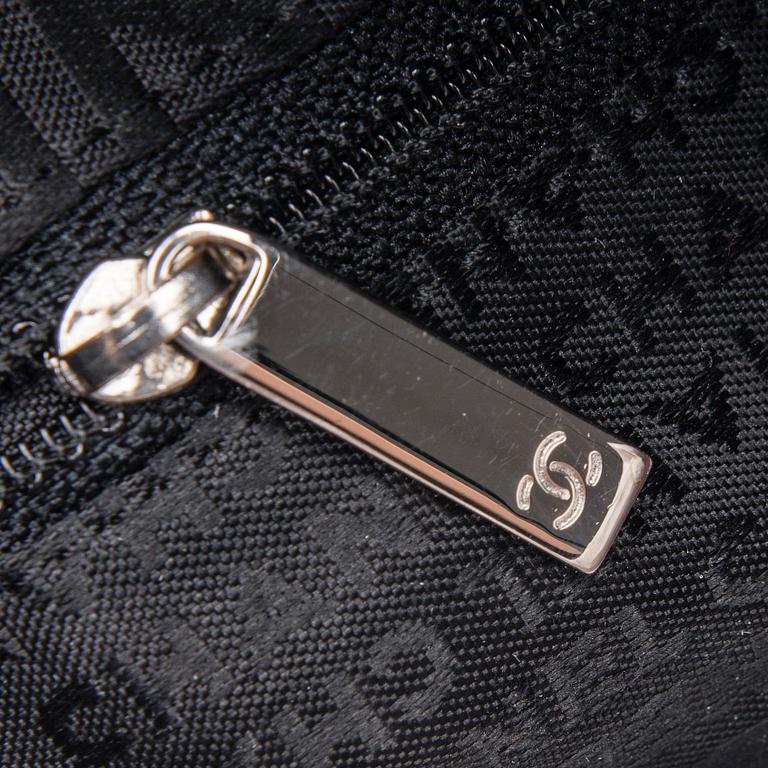 VÄSKA, "Large Ultimate Soft", Chanel.