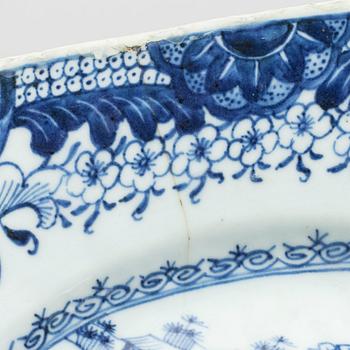 A Chinese Qianlong blue and white porcelain dish.