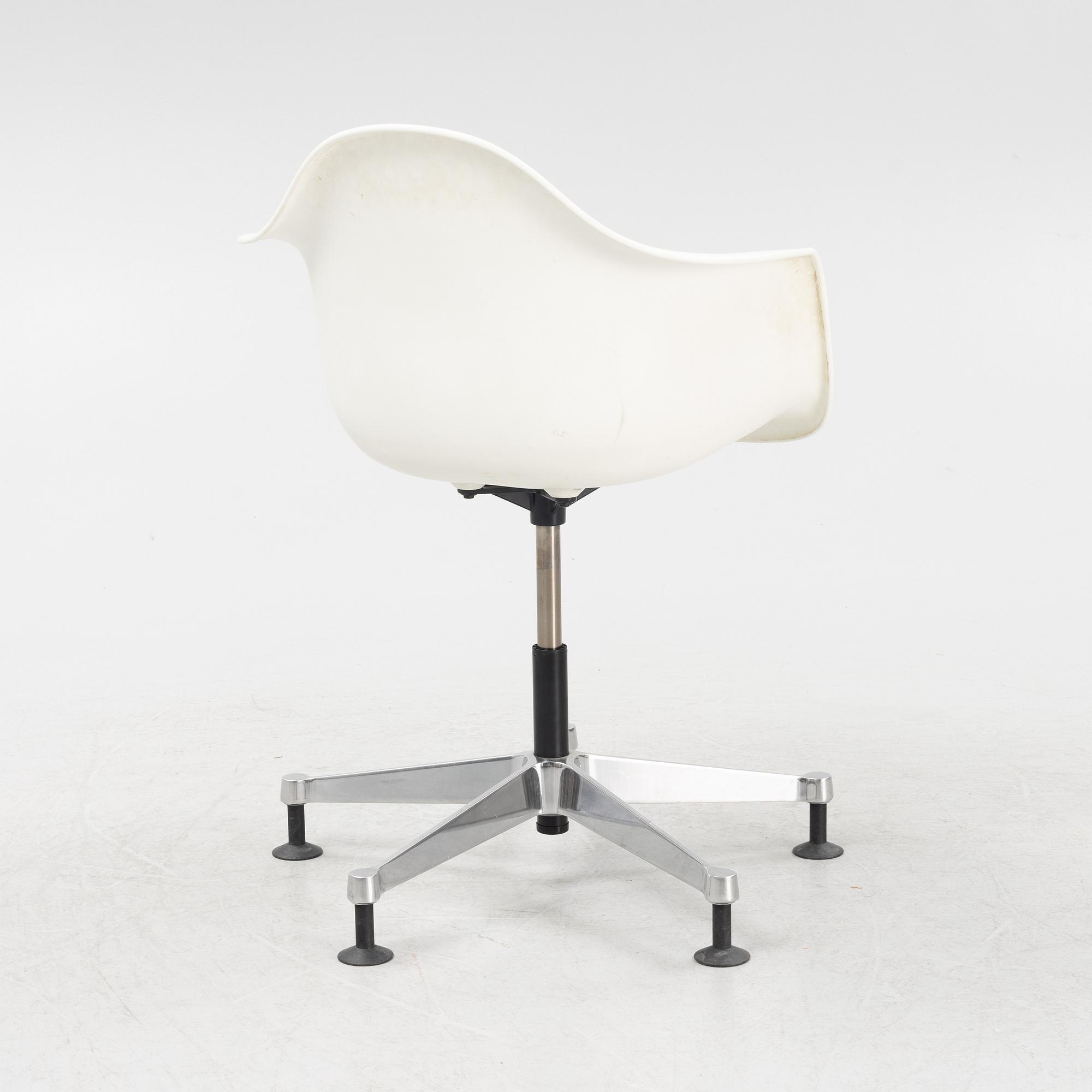Charles & Ray Eames, a 'PACC' chair, Vitra.