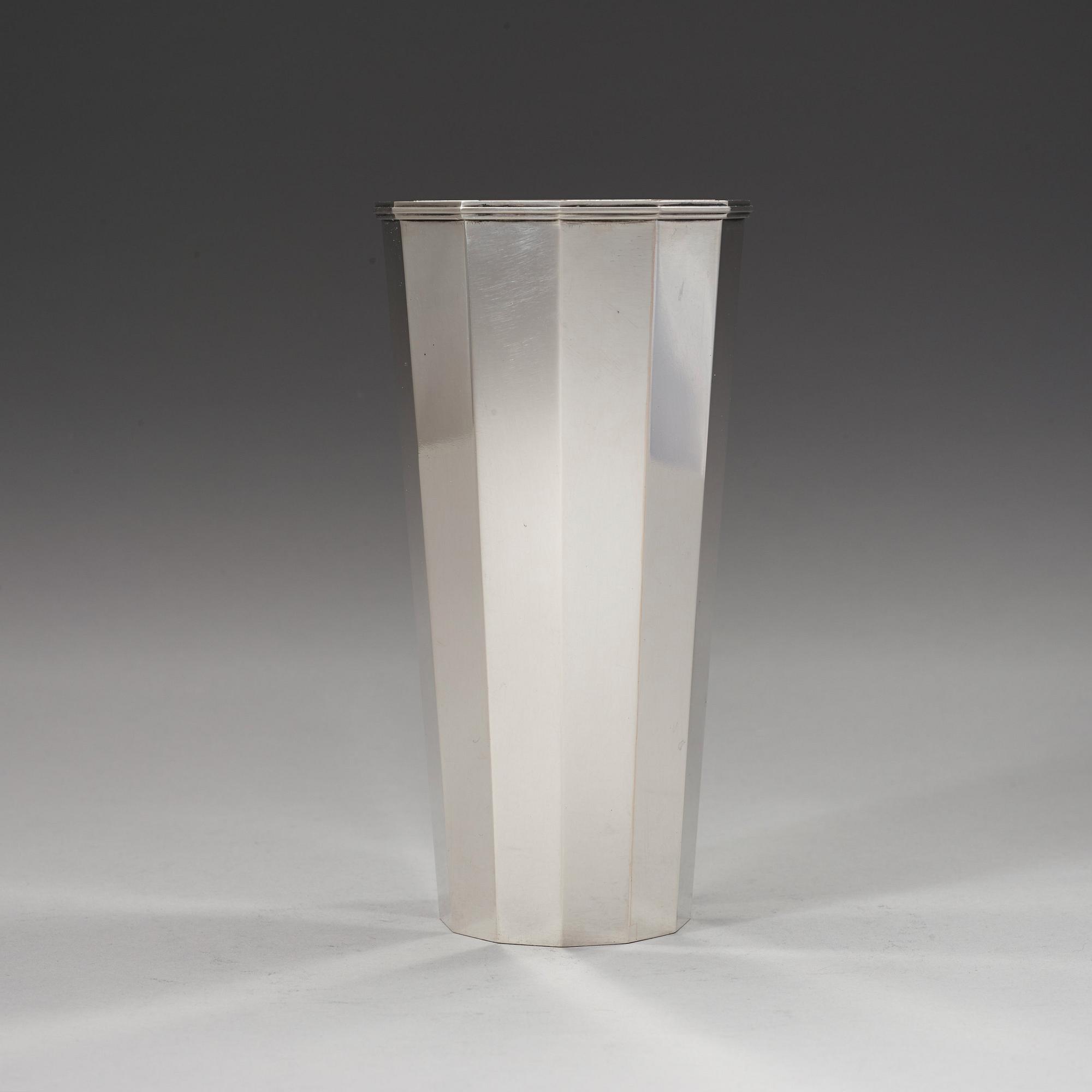 A Wiwen Nilsson sterling vase, Lund 1968.