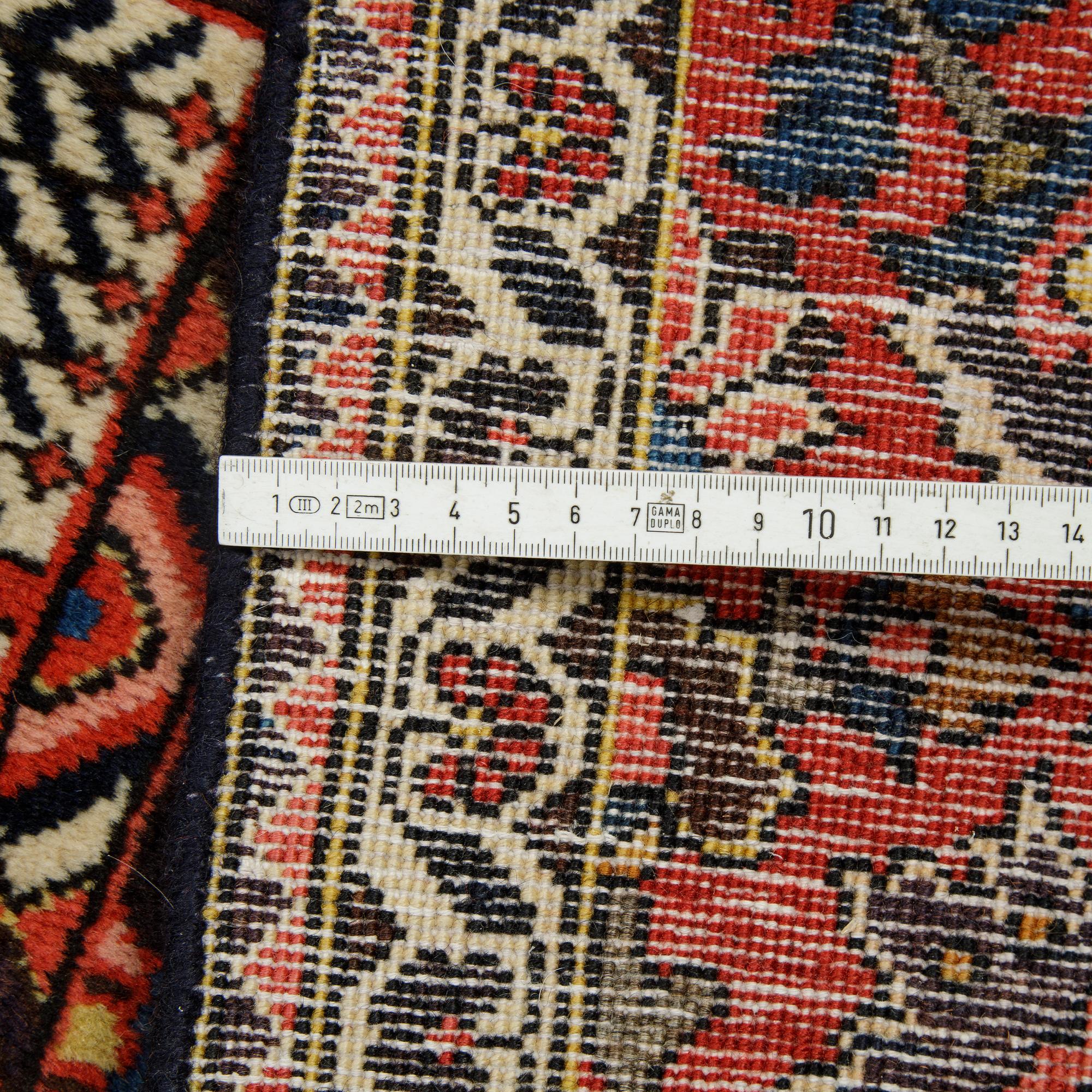 Matto, Old Bakthiari, ca 336 x 228 cm.