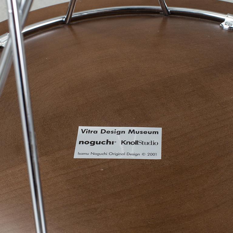 ISAMU NOGUCHI, pall "High Rocking Stool", Vitra Design Museum, Knoll Studio, 2001.