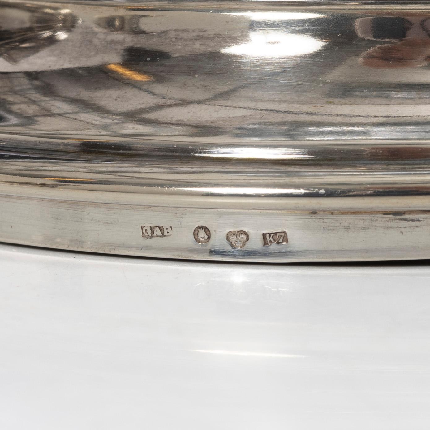 Guldsmedsaktiebolaget (GAB), A Swedish silver Gustavian style parcel gilt sugar bowl with lid, mark of GAB, Stockholm 1912.