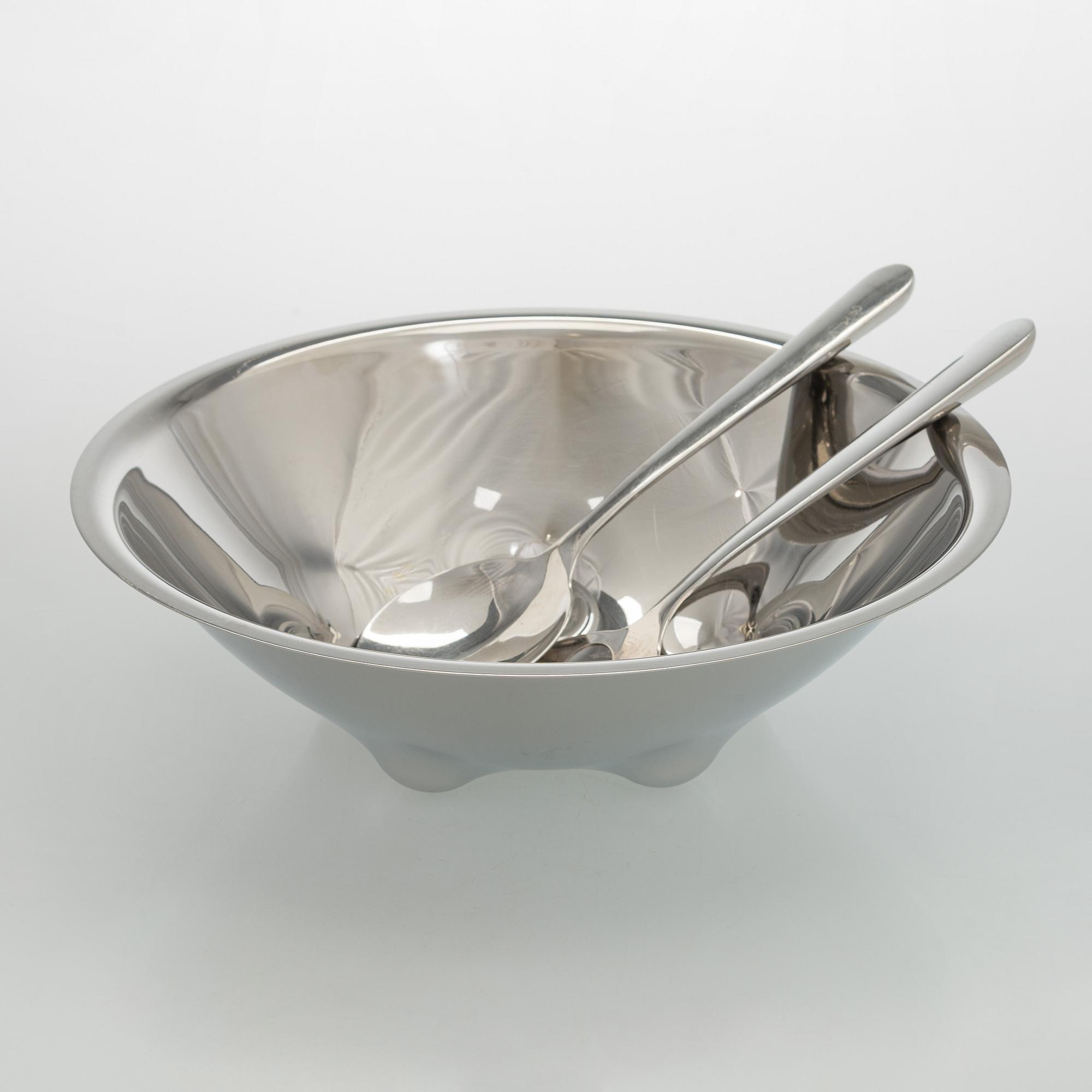 Stefan Lindfors, a stainless steel salad bowl with servers, Hackman, late 20th century.