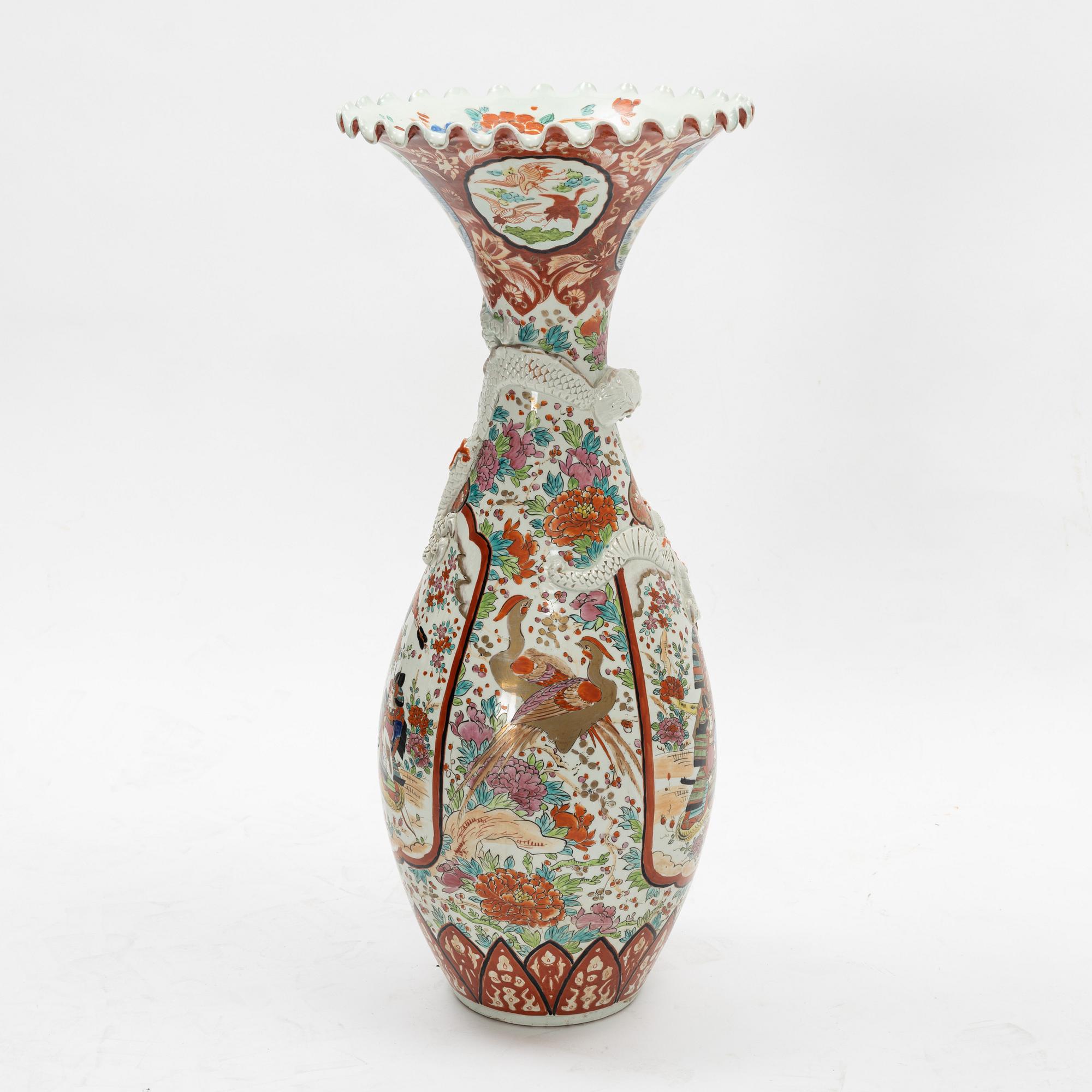 A large Japanese porcelain  vase, second half of the 20th century.