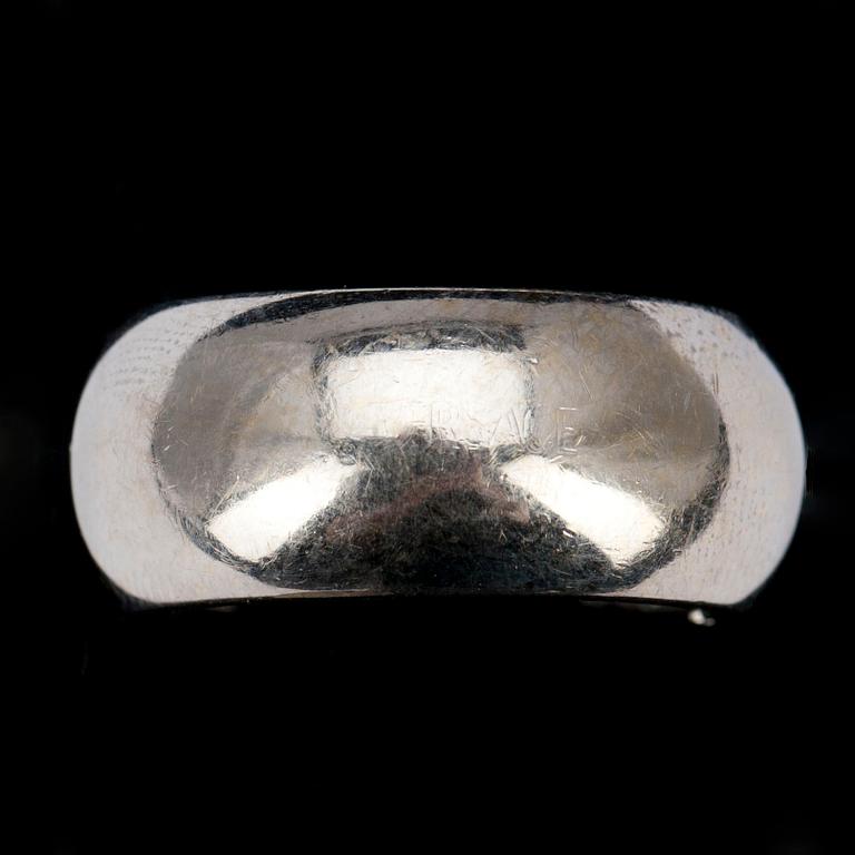 RING, vitguld 18K, "Saffo" Versace, med briljantslipade diamanter tot. 0,59 ct. 1990-tal. Vikt 7,4 g.