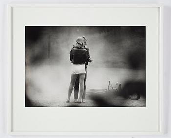 Walter Hirsch · WALTER HIRSCH, gelatinsilverfotografi,"En kärlekshistoria". Signerad och daterad i maj 1970. Numrerad 5/15.