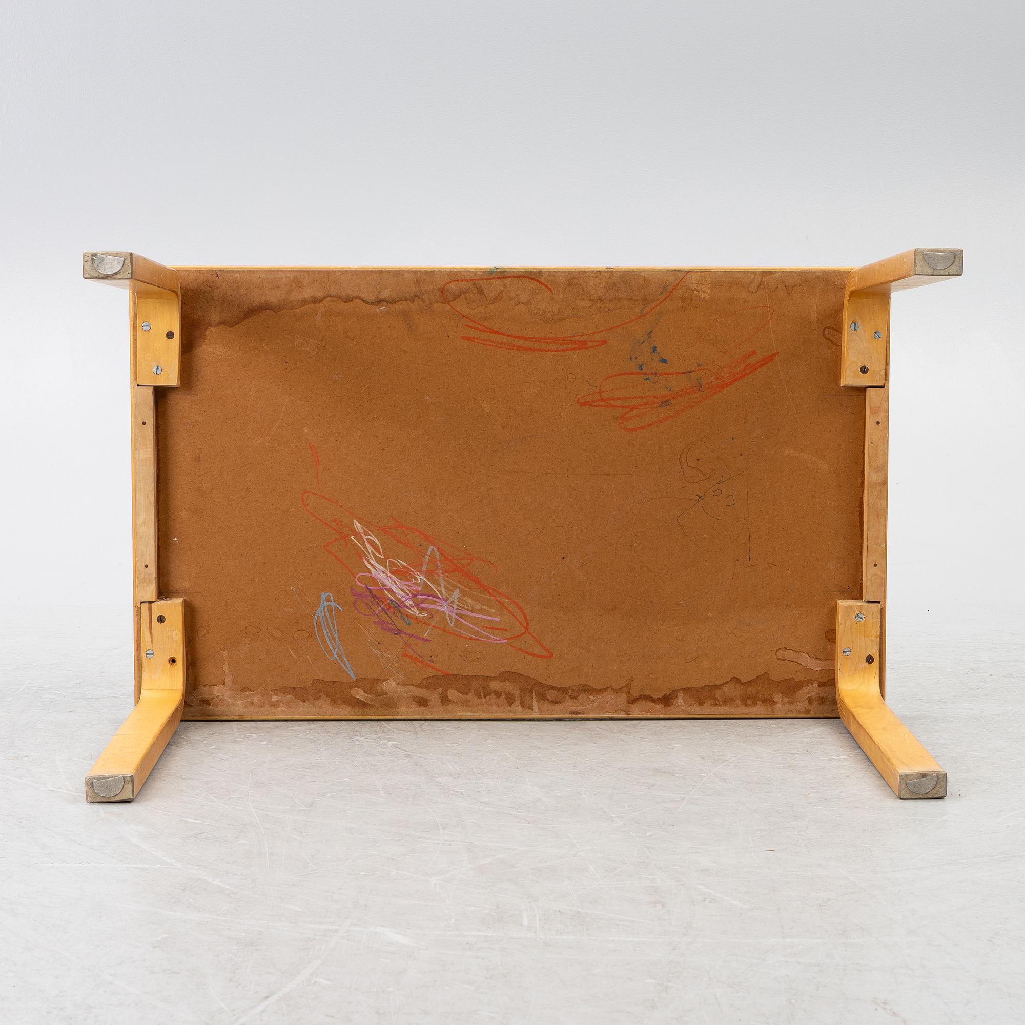 Alvar Aalto, a set of four model N65 children's chairs with table, Artek, Finland.