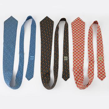 Hermès, three silk ties.