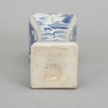 VAS, porslin, Kina. Kangxi 1662-1722.