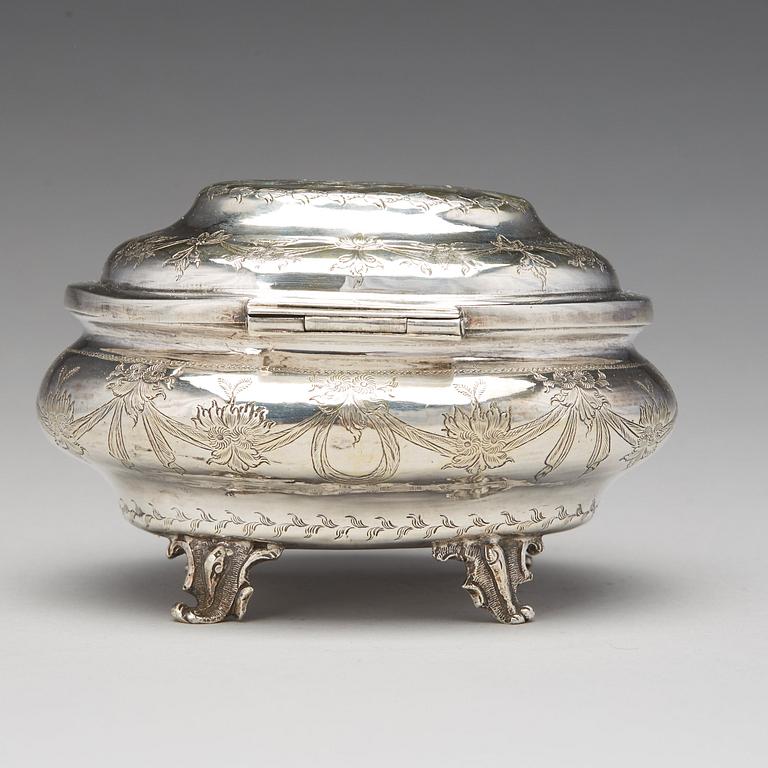 A Russian early 19th century parcel-gilt silver sugar-box, mark of Jakow Witalijew, Moscow 1803.