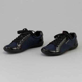 SNEAKERS, Prada, storlek 37.