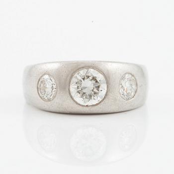 Ring, signet ring, platinum and three brilliant-cut diamonds.