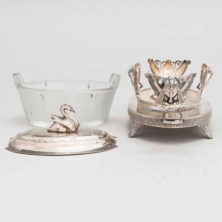 An 'Egyptian Empire style' caviar bowl c. 1900.