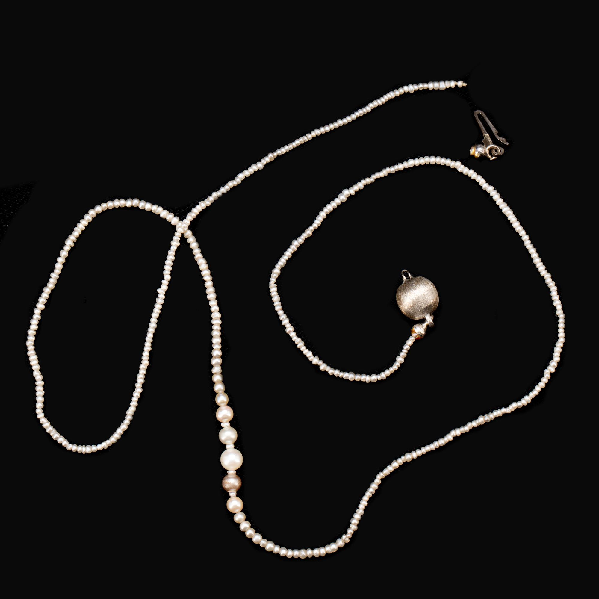 PÄRLCOLLIER, orientaliska pärlor med lås i sterlingsilver.