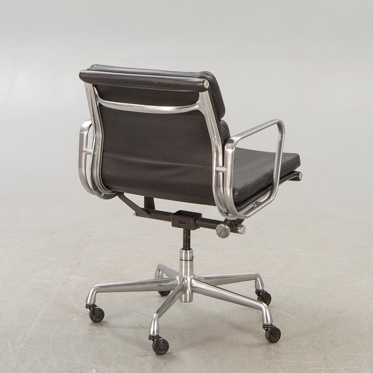 Charles and Ray Eames, Skrivbordsstol/kontorsstol, "EA 217 Soft Pad Chair", Vitra.