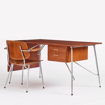 Børge Mogensen, a teak desk and chair, Søborgs Møbelfabrik, Danmark 1950s.