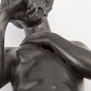 Dekorativ skulptur naken kvinna 1900-talets början.