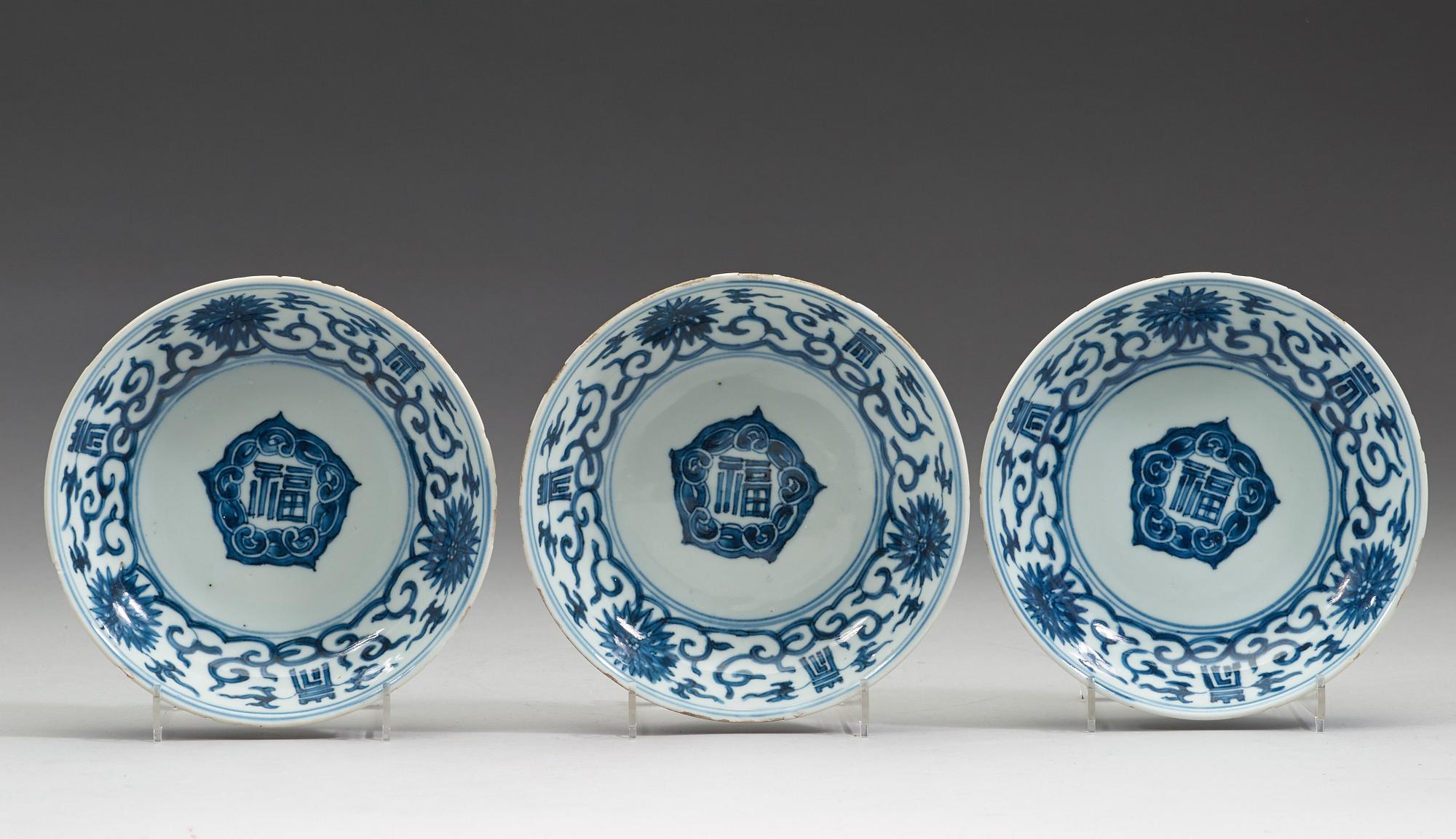 ASSIETTER, åtta stycken, porslin. Mingdynastin, Tianqi/Chongzhen (1621-44).