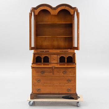 Writing cabinet with glass cabinet top, late Baroque style, 20th century.