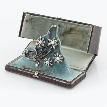 Brosch med pärlor och diamanter, C.E. Bolin, St Petersburg 1899-1908, Sofia Schwan.