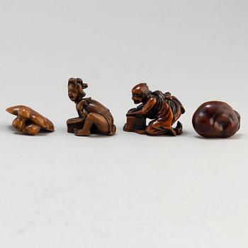 Four Japanese wooden Netsukes, Meiji (1868-1912).
