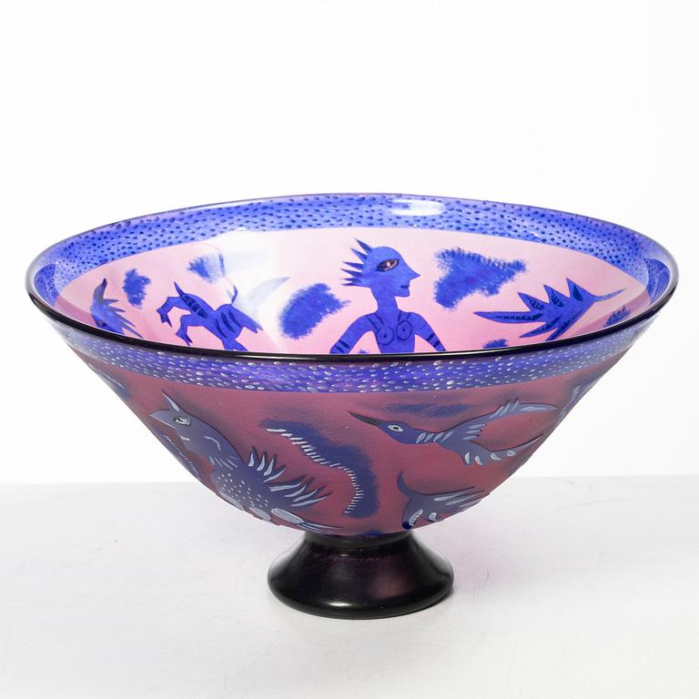 Ulrica Hydman-Vallien, a glass bowl, Kosta Boda.