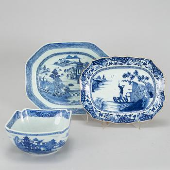 Two blue and white serving dishes and a bowl, Qing dynasty, Qianlong (1736-95).