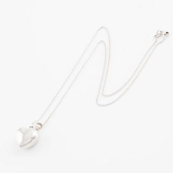 White gold heart necklace.