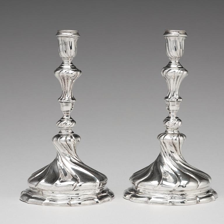 Isak Sauer, ljusstakar, ett par, silver, Stockholm 1755. Rokoko.
