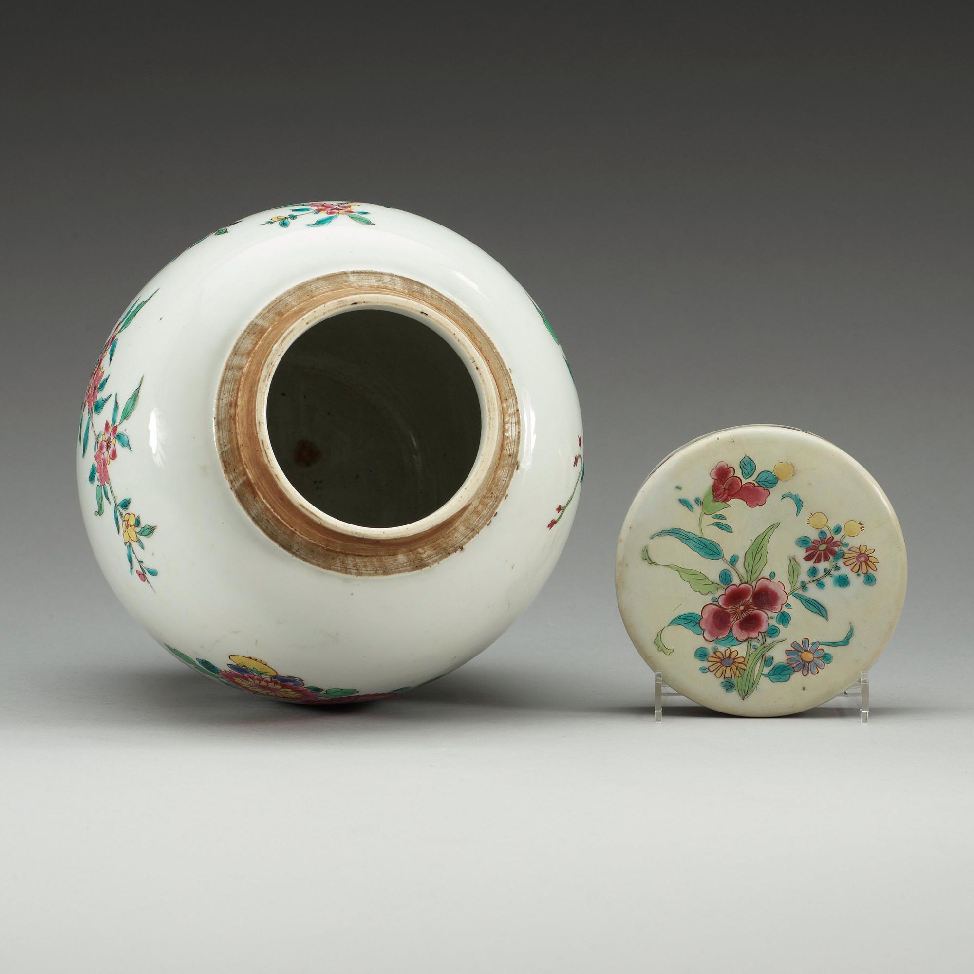 A famille rose jar with cover, Qing dynasty 18th Century.