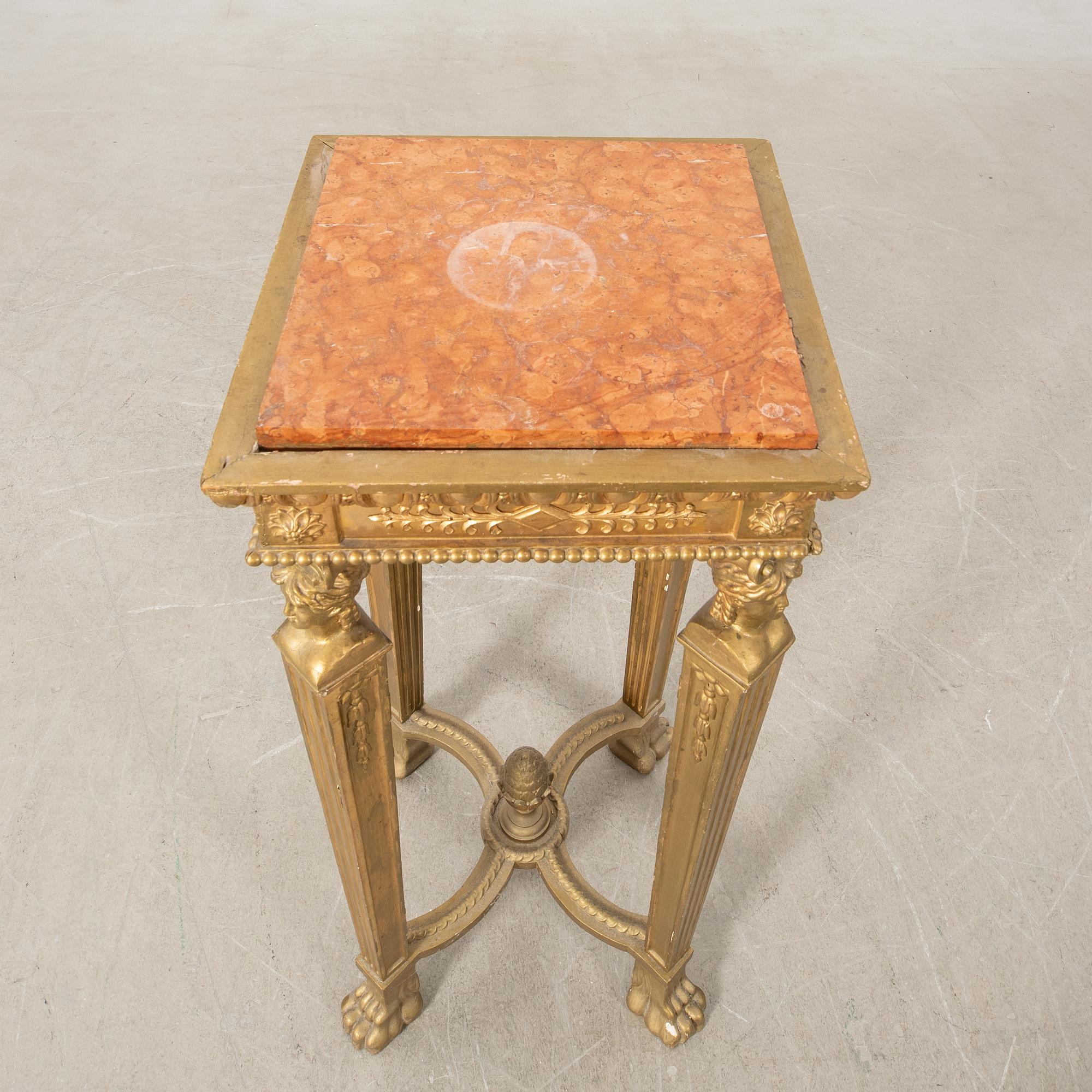 Piedestal Empire-stil 1900-talets första hälft.