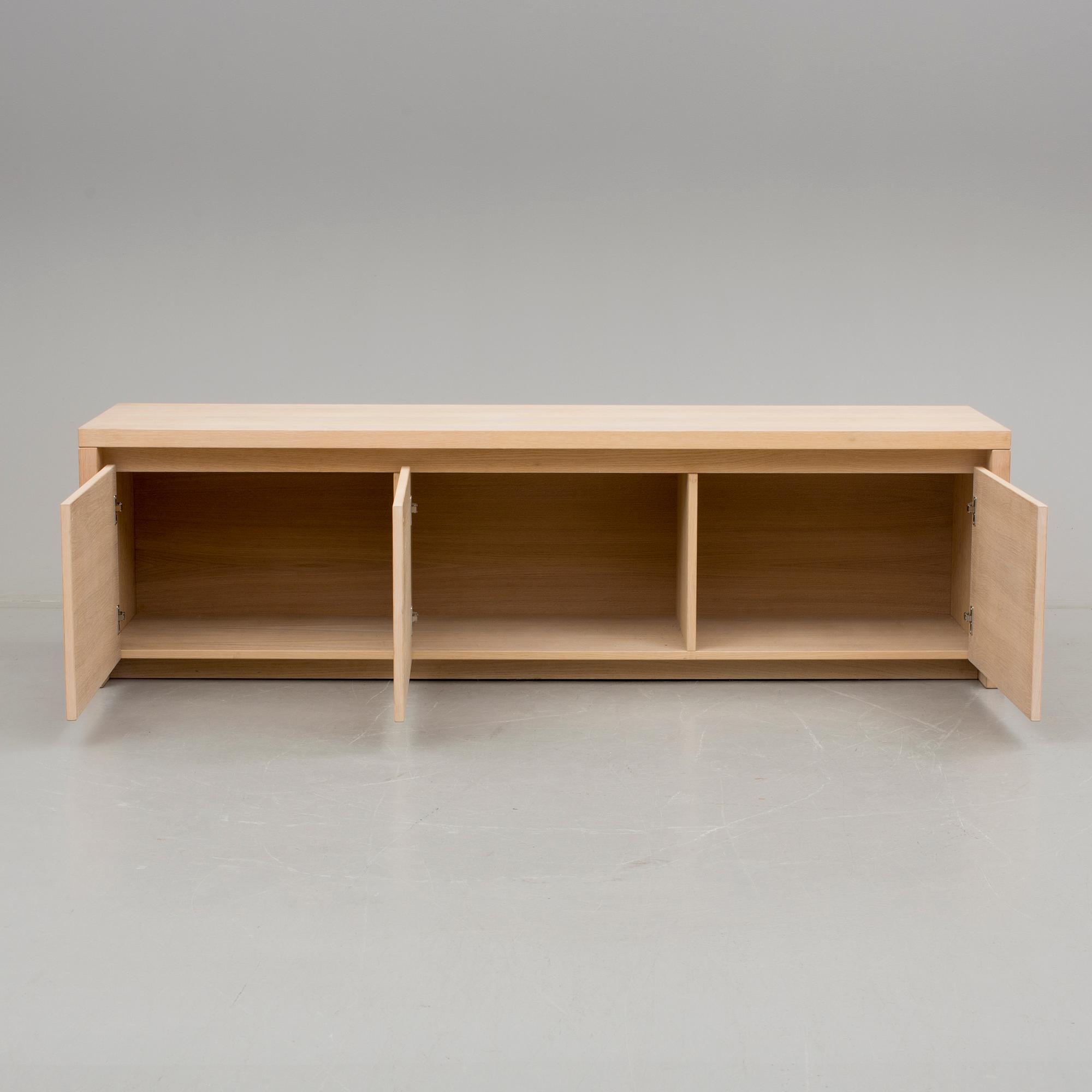 BÄNK, Formgiven av Claesson, Koivisto, Rune, 2000-tal.